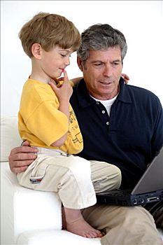 爷爷,孙子,笔记本电脑
