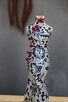 旗袍陶瓷艺术