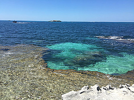 清澈的海水