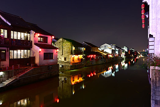 无锡清名桥历史街区的夜景
