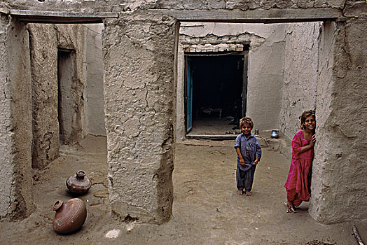 孩子,泥,家,乡村,信德省,省,巴基斯坦,四月,2005年