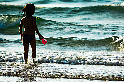 小女孩,玩,海滩