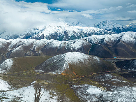 轻装徒步冷噶措,观赏贡嘎雪山