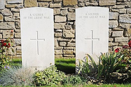 两个,白色,墓地,石头,未知,墓穴,战争,英国,世界大战,法国,欧洲