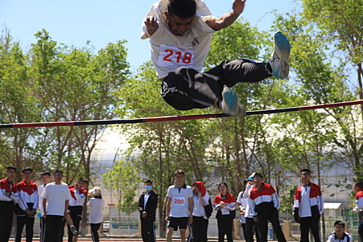 新疆哈密,跳高,力量,技术,速度青春发挥