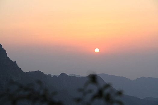 太行山日出