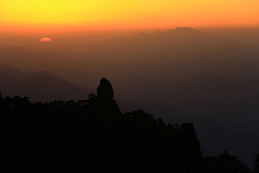 黄山飞来石