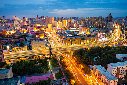 新疆乌鲁木齐大巴扎繁华城市夜景