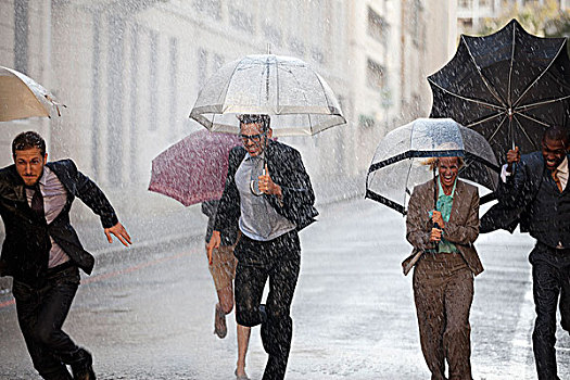 热情,商务人士,伞,跑,下雨,街道