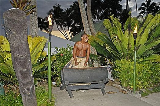 斐济,维提岛,珊瑚海岸,隐避处,胜地,斐济人,鼓手,传统,草裙,热带环境,日落