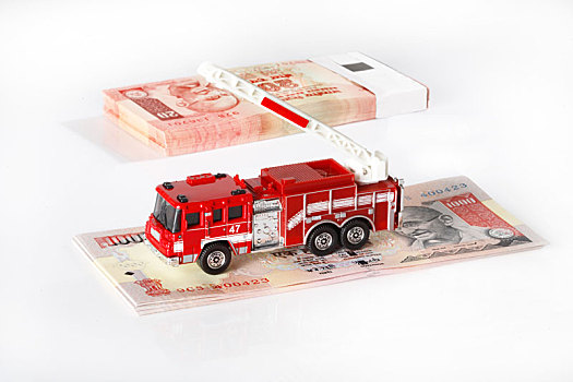消防车,钱,一堆