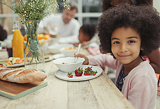 头像,微笑,女孩,吃饭,草莓,早餐桌