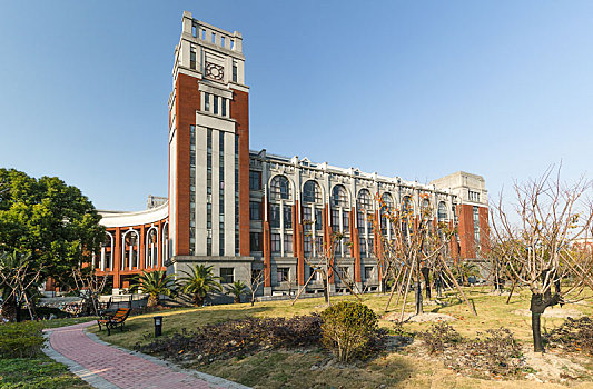 上海松江大学城华东政法大学