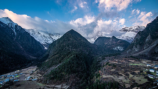 梅里雪山