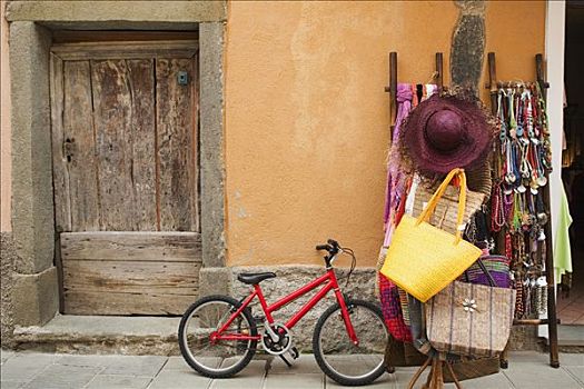自行车,停放,靠近,市场货摊,五渔村国家公园,维纳扎,拉斯佩齐亚,利古里亚,意大利