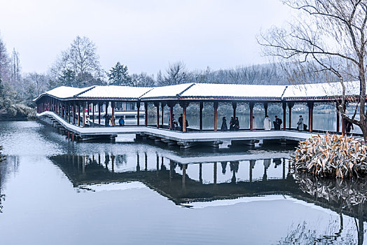 杭州西湖浴鹄湾飞虹廊雪景