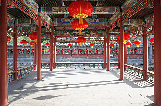 节日灯笼和中国建筑