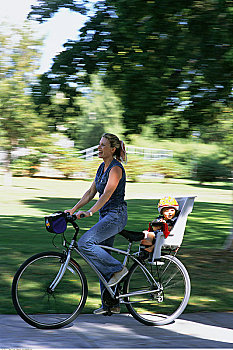 母亲,骑,自行车,公园