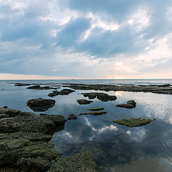 海南三亚莺歌海风光