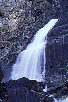 仰视,瀑布,优胜美地国家公园,加利福尼亚,美国