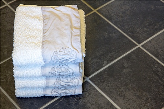 毛巾,浴室,地面