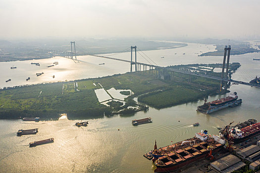 航拍广州珠江黄埔大桥及周边