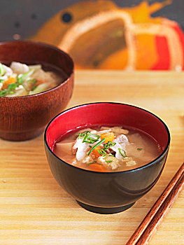 味噌汤,猪肉,蔬菜,日本