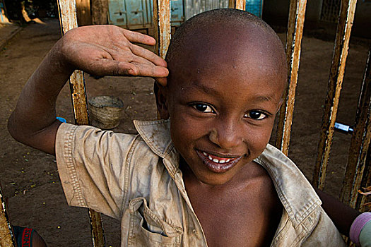 男孩,站立,户外,家,乡村,乞力马扎罗山,区域,坦桑尼亚,十二月,2008年