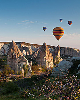 热气球,石灰华,仙人烟囱岩,靠近,世界遗产,卡帕多西亚,安纳托利亚,土耳其
