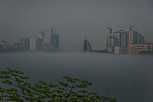 建筑群,高楼,河,倒影,云霞,乌云,剪影,风光,水面,奇景