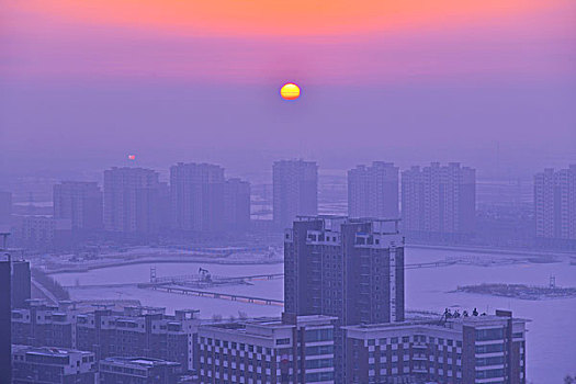 黑龙江大庆市--俯瞰雪后油城晨光