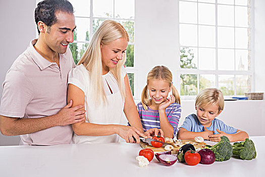 家庭,切,蔬菜,一起,厨房