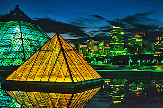 金字塔,摩天大楼,黄昏,温室,艾伯塔省,加拿大