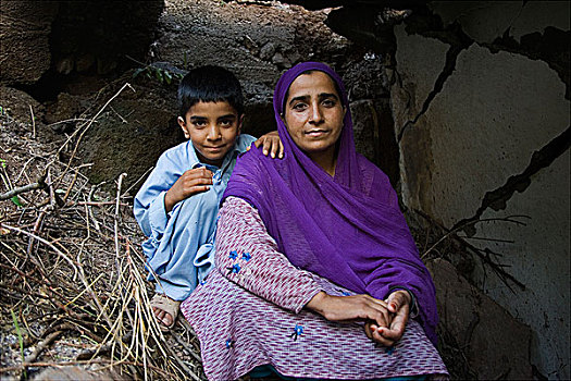 丈夫,女儿,杀死,地震,疯狂,只有,孩子,巴基斯坦,八月,2006年