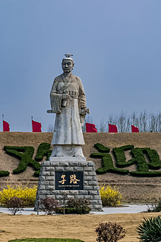 河南省长垣县鲁国仲由人物雕像建筑