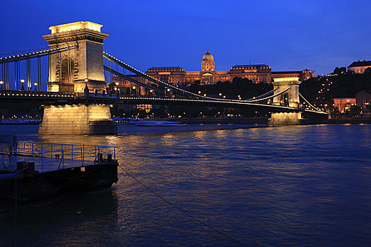 晚间,链索桥,多瑙河
