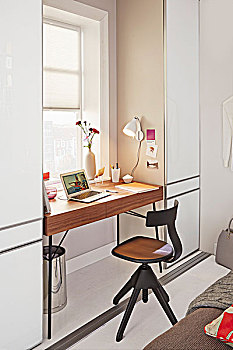 木质,旋轴,办公椅,正面,简约,书桌,窗