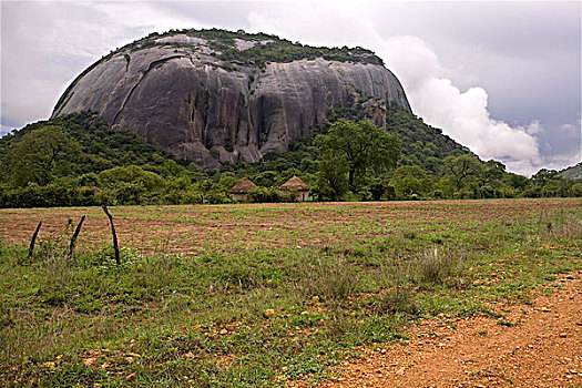 山,津巴布韦,十二月,2007年