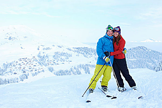滑雪者,搂抱,雪,山顶