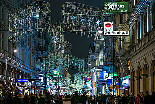 奥地利,维也纳,购物街,圣诞装饰,晚间
