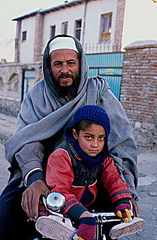 阿富汗,男人,骑,男孩,孩子,自行车,街道,喀布尔