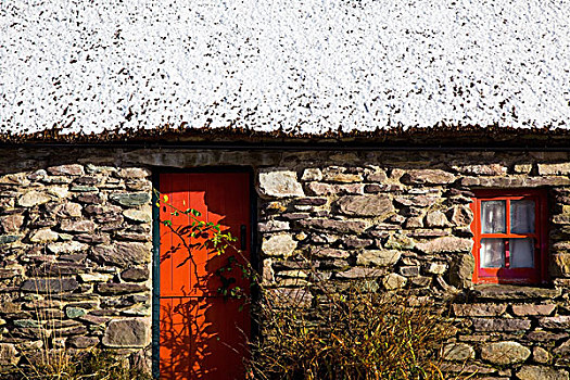 凯瑞郡,爱尔兰,石屋,橙色,门,窗框,雪,屋顶