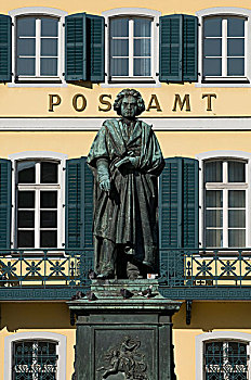 贝多芬,雕塑,正面,邮局,大教堂广场,北莱茵-威斯特伐利亚,德国,欧洲