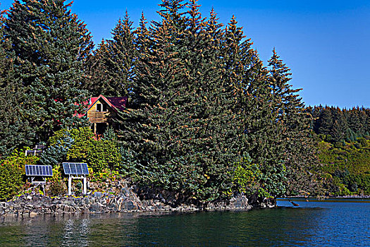 景色,原木,家,太阳能电池板,湾,科迪亚克岛,西南方,阿拉斯加,夏天