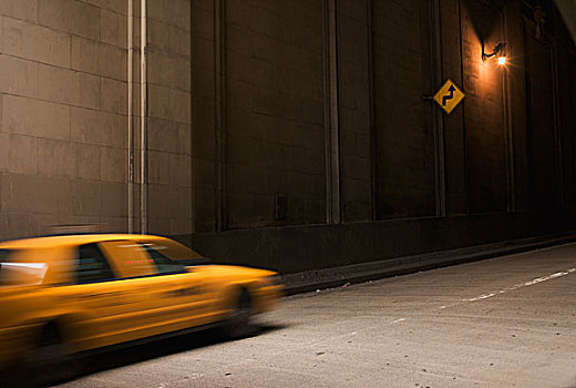 新,约克,城市,黄色,出租车,进入,隧道,弯曲,道路,标识