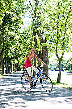 女人,骑自行车,瑞典