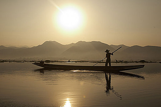亚洲,东南亚,缅甸,茵莱湖,渔民,靴子,落日