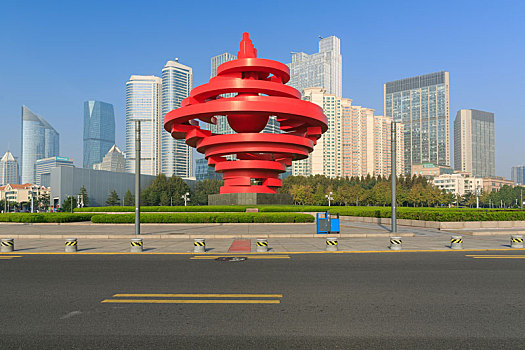 中国山东省青岛五四广场五月的风地标雕塑