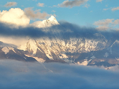 梅里雪山