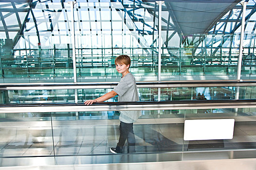 男孩,离开,大厅,新,机场,滚梯